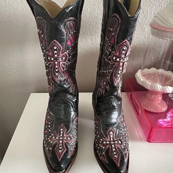 Corral Black and Pink Heeled Boots with Ornate Design - Picture 2 of 10